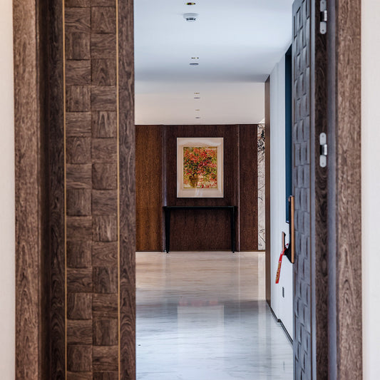 Porte interne di lusso personalizzate con materiali di prima qualità per residenze in villa