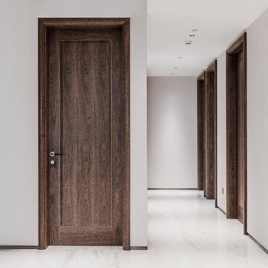 Porte interne di lusso personalizzate con materiali di prima qualità per residenze in villa